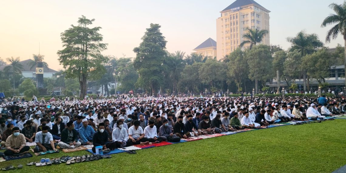 Sholat Idul Adha, Lapangan Rektorat UB Dipenuhi Jamaah